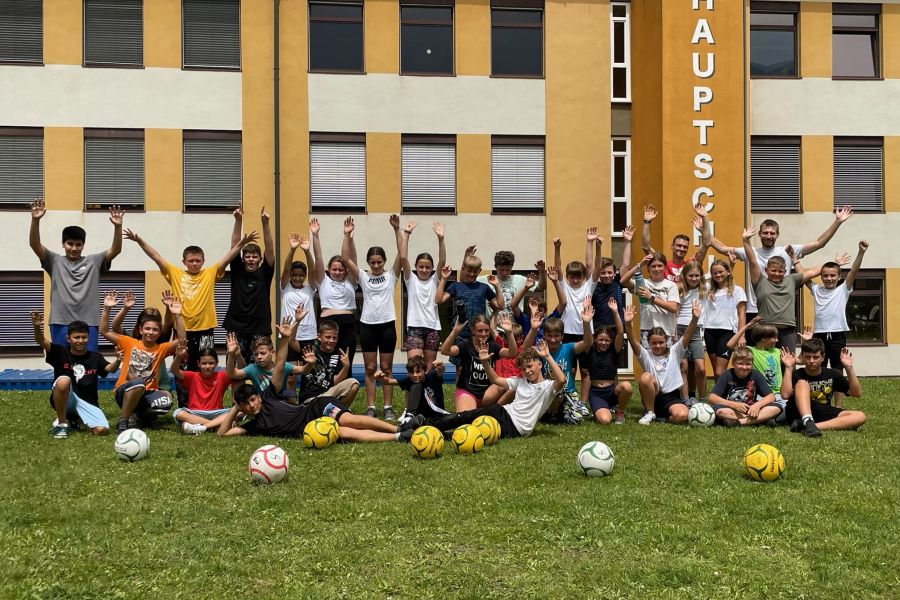 Faustball-Schnuppertraining: Der Faustballverband zu Besuch an unserer Schule